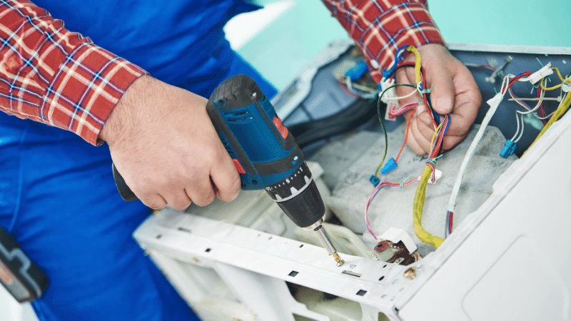 Akhisar Viessmann Viessmann çamaşır makinesi kart tamiri – Su almama arızası orijinal parça ile giderildi. - Teknik servis örneği
